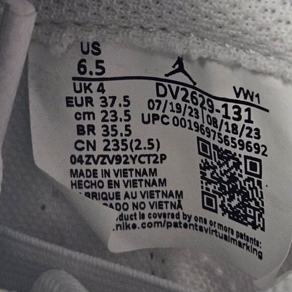 Air Jordan 11 CMFT Low White Lucky Green W - SIZE 6.5 - Picture 5 of 14